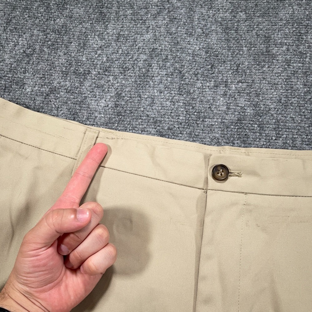 IZOD Chino Shorts Casual Mens 42" Khaki Stretch 9" Inseam Flat‎ Front Pockets - Picture 7 of 12